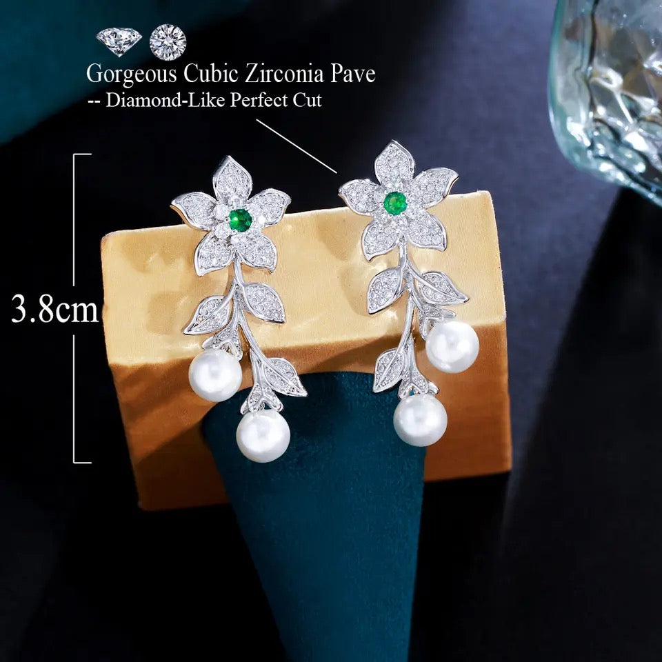 Flower Leaf Shape Green Cubic Zirconia Pave Long Dangle Drop Pearl Earrings
Price BD 12
#jewellery#rings#fyp#foryou#explore#اكسبلور#bracelets#