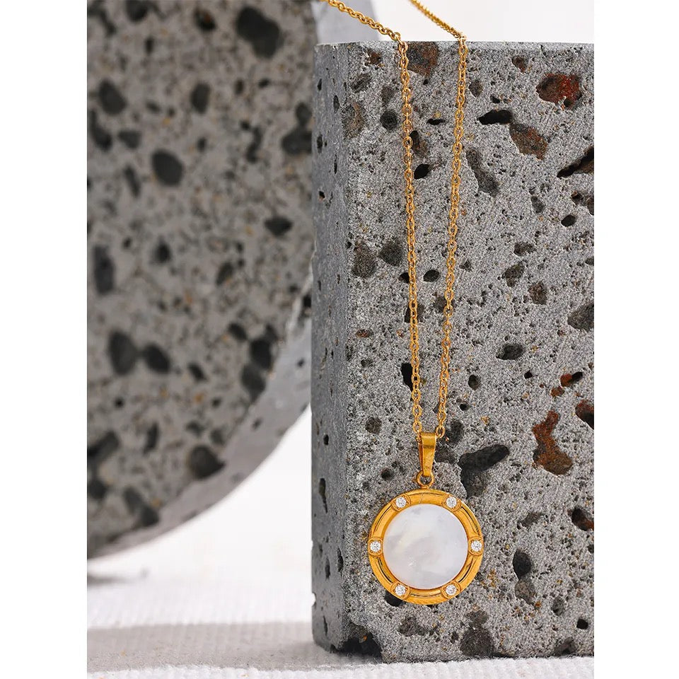 Round Pendant