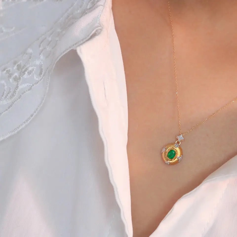 Italian Vintage Artificial High Quality Emerald Pendant