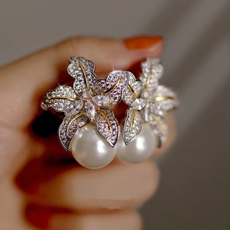 Trendy Flower Simulated Pearl Stud Earrings