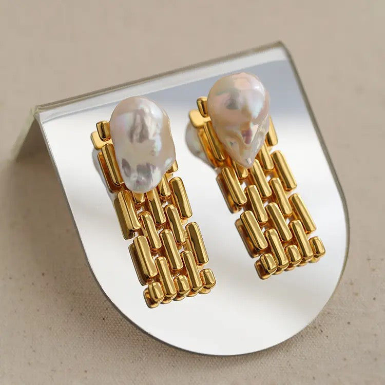 Retro Baroque Pearl