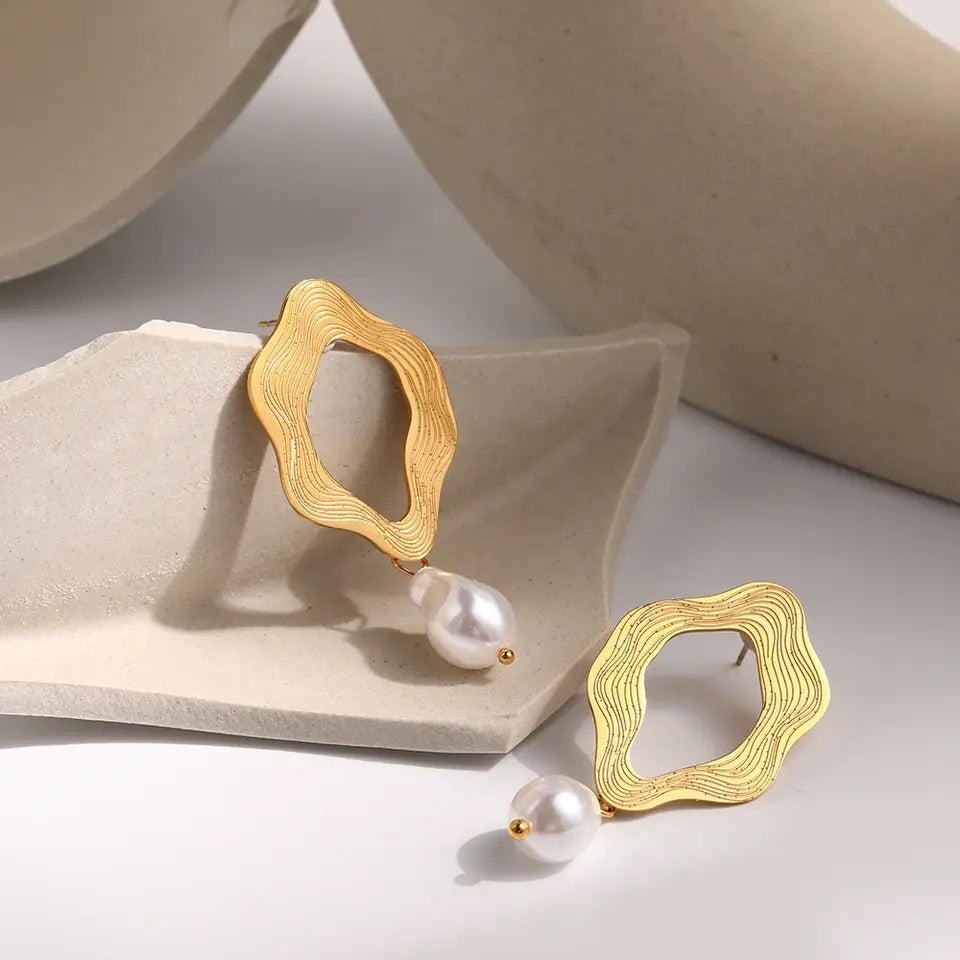 Vintage Pearl Dangle Earrings