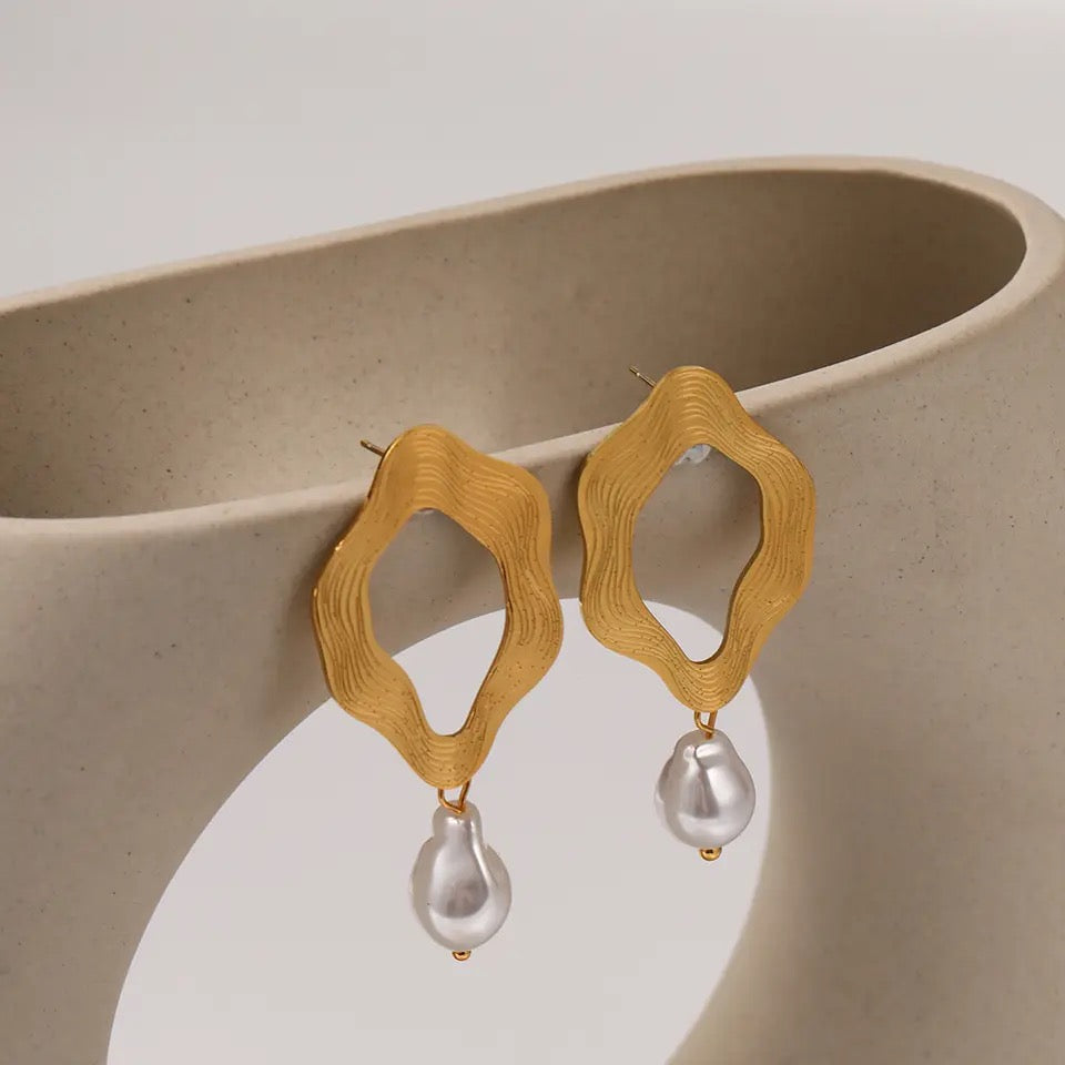 Vintage Pearl Dangle Earrings